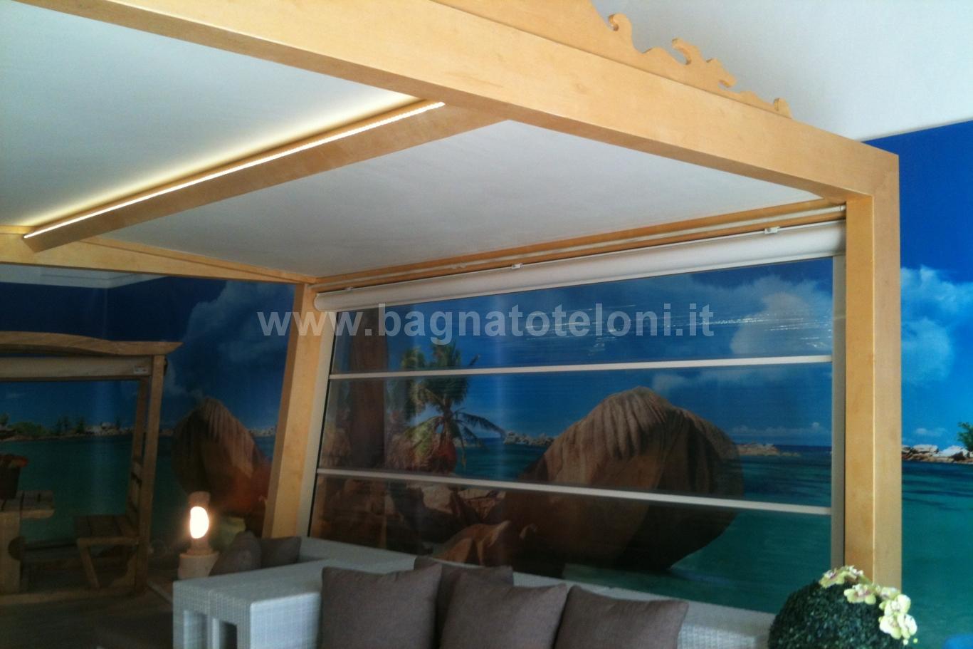 gazebo in legno con tende cristal laterali e tetto telonato 2